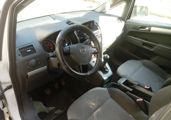 Opel Zafira cena 13500 przebieg: 309000, rok produkcji 2011 z Góra małe 121